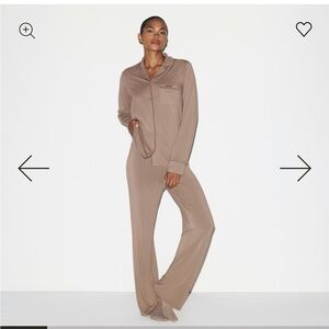 SKIMS Fossil Sleep Set